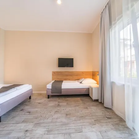 홈스테이 Mk Kaminski *